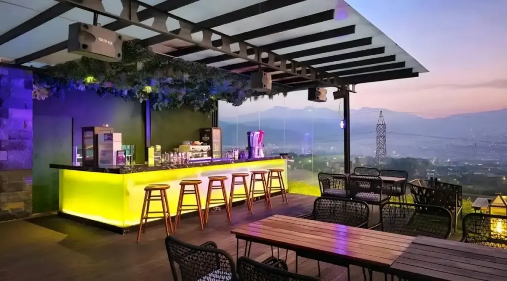 Jam Buka Awang-Awang Sky Lounge Batu