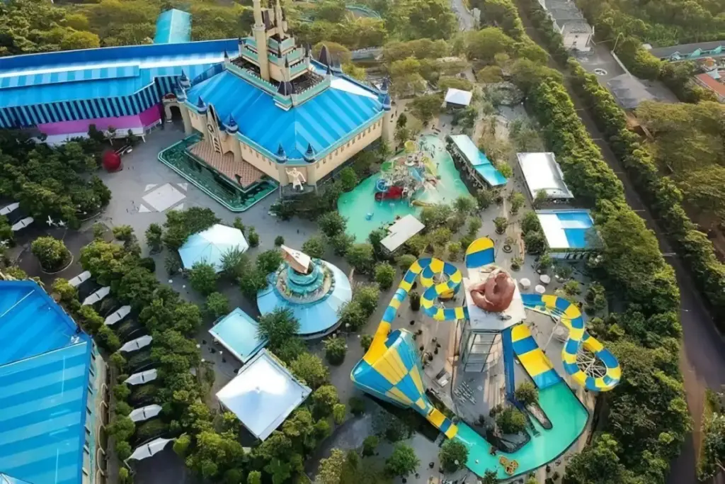 Spot Wisata di Atlantis Land Kenjeran