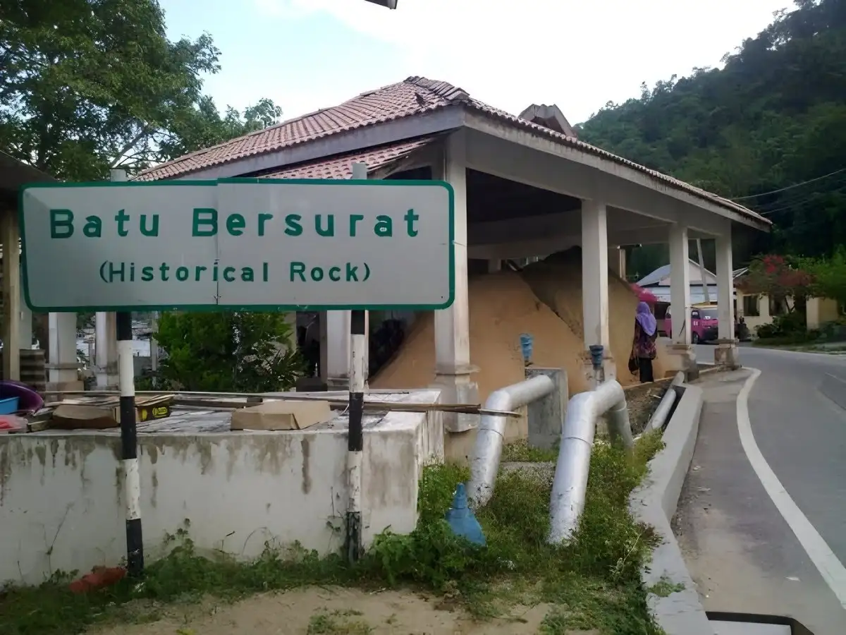 Batu Bersurat Pulau Pangkor