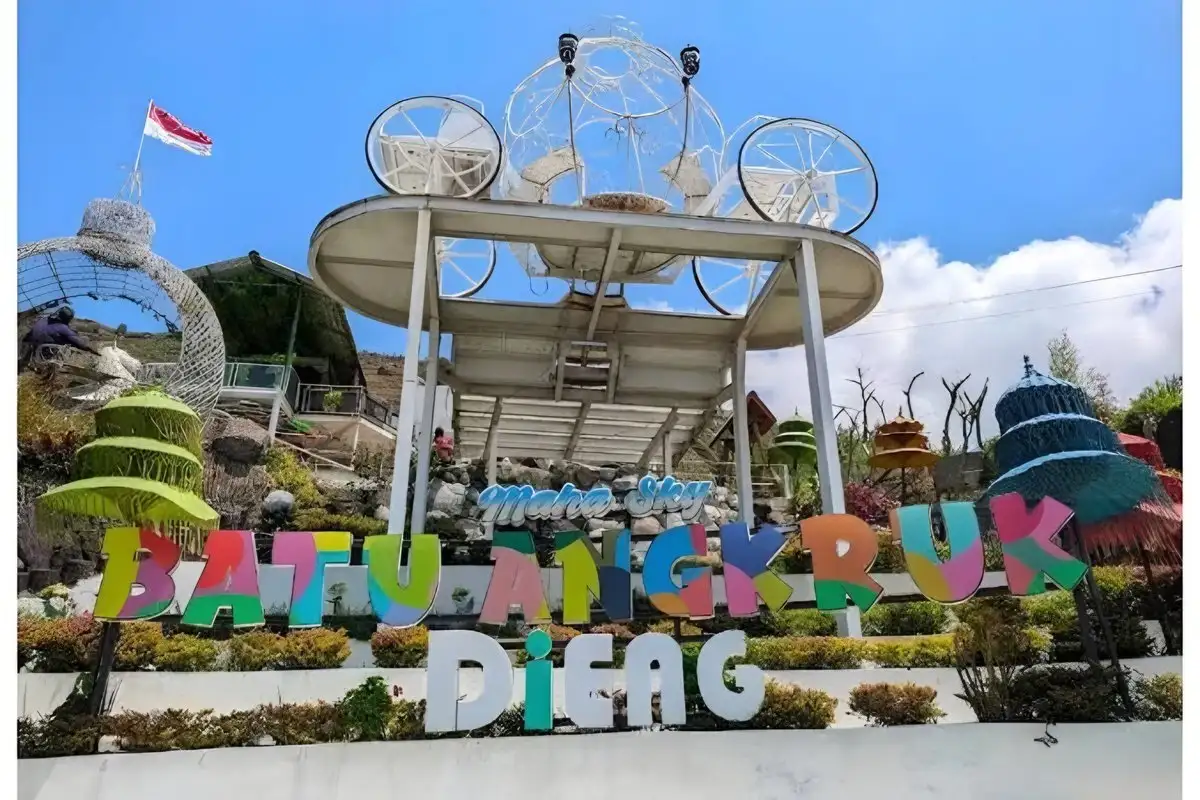 Wisata Batu Angkruk Dieng
